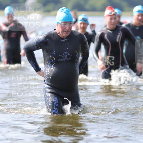 22.06.2025 - Viking Triathlon H.Heesch http://msf.ph/oto/8060893 22.06.2025 10:38:20 Schwimmen 22, 61, 72, 89, 209, 269, 398, 419, 428, 447, 509, 535, 601, 603, 659, 662 meine-sportfotos.de