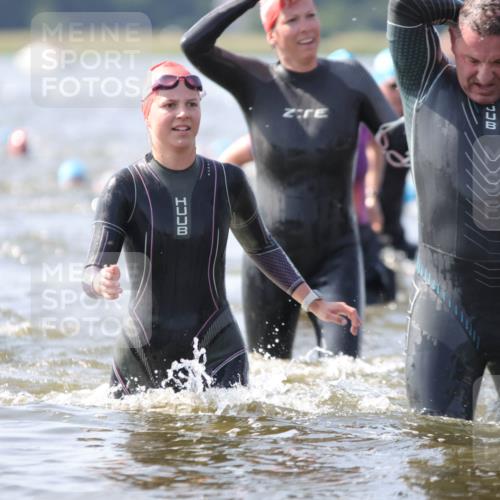 22.06.2025 - Viking Triathlon H.Heesch http://msf.ph/oto/8060930 22.06.2025 10:38:28 Schwimmen 22, 85, 89, 156, 164, 209, 215, 269, 398, 419, 428, 447, 509, 535, 601, 603, 659, 662 meine-sportfotos.de