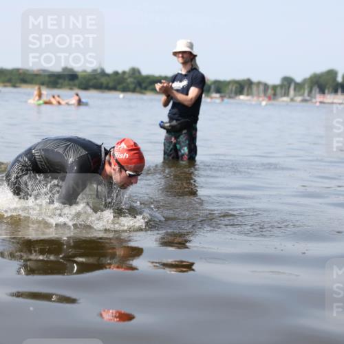 22.06.2025 - Viking Triathlon Michael Strokosch http://msf.ph/oto/8060933 22.06.2025 10:24:08 Schwimmen 609 meine-sportfotos.de
