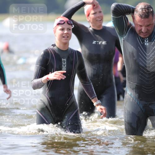 22.06.2025 - Viking Triathlon H.Heesch http://msf.ph/oto/8060934 22.06.2025 10:38:29 Schwimmen 22, 85, 156, 164, 215, 269, 315, 398, 419, 428, 447, 509, 535, 601, 603, 659, 662 meine-sportfotos.de