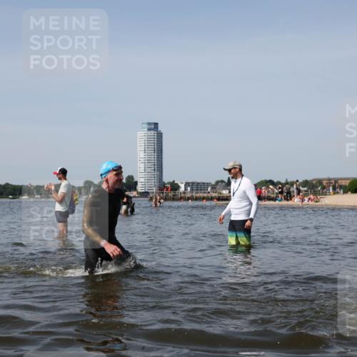 22.06.2025 - Viking Triathlon Michael Strokosch http://msf.ph/oto/8060939 22.06.2025 10:44:46 Schwimmen 18, 440, 446, 653 meine-sportfotos.de