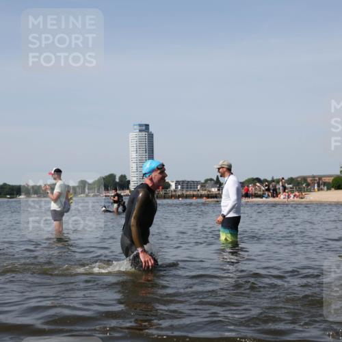 22.06.2025 - Viking Triathlon Michael Strokosch http://msf.ph/oto/8060943 22.06.2025 10:44:46 Schwimmen 18, 440, 446, 653 meine-sportfotos.de