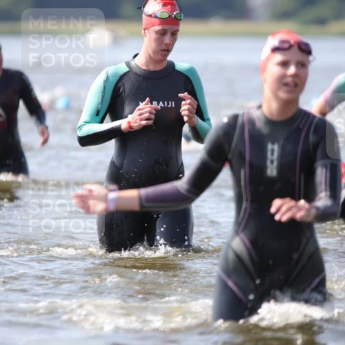 22.06.2025 - Viking Triathlon H.Heesch http://msf.ph/oto/8060946 22.06.2025 10:38:30 Schwimmen 22, 85, 156, 164, 215, 269, 315, 327, 398, 419, 428, 447, 509, 535, 601, 603, 659, 662 meine-sportfotos.de