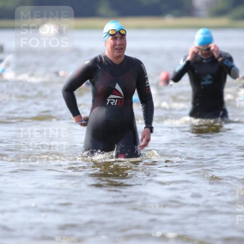 22.06.2025 - Viking Triathlon H.Heesch http://msf.ph/oto/8060956 22.06.2025 10:38:35 Schwimmen 22, 85, 135, 156, 164, 211, 215, 269, 315, 327, 398, 419, 428, 509, 535, 601, 603, 659 meine-sportfotos.de