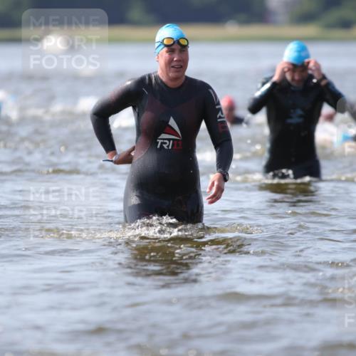 22.06.2025 - Viking Triathlon H.Heesch http://msf.ph/oto/8060960 22.06.2025 10:38:35 Schwimmen 22, 85, 135, 156, 164, 211, 215, 269, 315, 327, 398, 419, 428, 509, 535, 601, 603, 659 meine-sportfotos.de