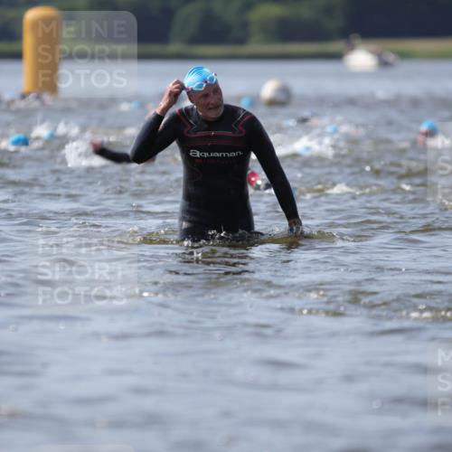 22.06.2025 - Viking Triathlon H.Heesch http://msf.ph/oto/8060964 22.06.2025 10:38:36 Schwimmen 22, 85, 135, 156, 164, 211, 215, 269, 315, 327, 398, 419, 428, 509, 601, 603, 659 meine-sportfotos.de
