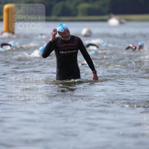 22.06.2025 - Viking Triathlon H.Heesch http://msf.ph/oto/8060971 22.06.2025 10:38:36 Schwimmen 22, 85, 135, 156, 164, 211, 215, 269, 315, 327, 398, 419, 428, 509, 601, 603, 659 meine-sportfotos.de