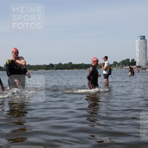 22.06.2025 - Viking Triathlon Michael Strokosch http://msf.ph/oto/8060972 22.06.2025 10:44:54 Schwimmen 39, 168, 440, 446, 638, 653 meine-sportfotos.de