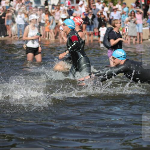 22.06.2025 - Viking Triathlon H.Heesch http://msf.ph/oto/8060975 22.06.2025 10:03:19 Schwimmen 20, 25, 34, 88, 89, 134, 163, 187, 208, 229, 251, 332, 334, 348, 505, 524, 540, 636, 660 meine-sportfotos.de