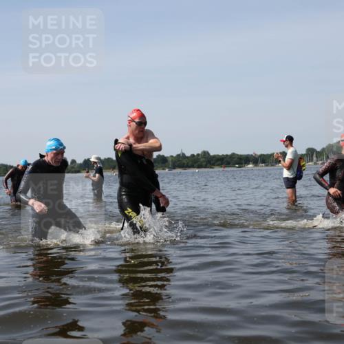 22.06.2025 - Viking Triathlon Michael Strokosch http://msf.ph/oto/8060979 22.06.2025 10:44:55 Schwimmen 39, 168, 440, 638, 653 meine-sportfotos.de