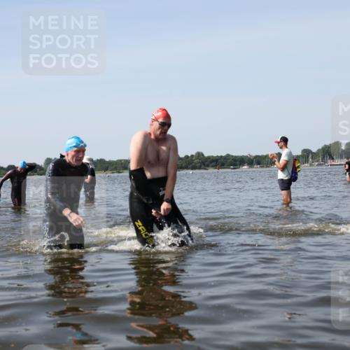 22.06.2025 - Viking Triathlon Michael Strokosch http://msf.ph/oto/8060982 22.06.2025 10:44:55 Schwimmen 39, 168, 440, 638, 653 meine-sportfotos.de