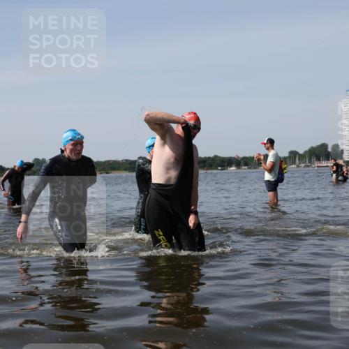 22.06.2025 - Viking Triathlon Michael Strokosch http://msf.ph/oto/8060985 22.06.2025 10:44:55 Schwimmen 39, 168, 440, 638, 653 meine-sportfotos.de