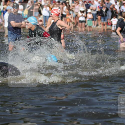 22.06.2025 - Viking Triathlon H.Heesch http://msf.ph/oto/8060988 22.06.2025 10:03:19 Schwimmen 20, 25, 34, 88, 89, 134, 163, 187, 208, 229, 251, 332, 334, 348, 505, 524, 540, 636, 660 meine-sportfotos.de