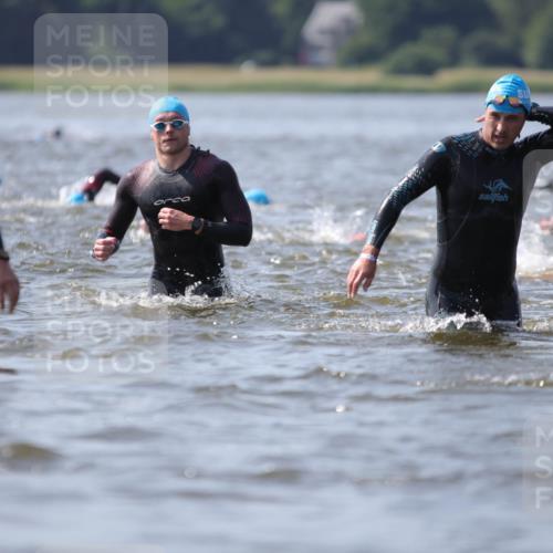 22.06.2025 - Viking Triathlon H.Heesch http://msf.ph/oto/8060989 22.06.2025 10:38:41 Schwimmen 22, 26, 85, 135, 156, 164, 210, 211, 215, 315, 327, 336, 419, 601, 659 meine-sportfotos.de
