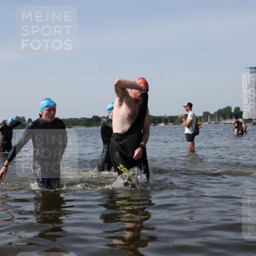 22.06.2025 - Viking Triathlon Michael Strokosch http://msf.ph/oto/8060990 22.06.2025 10:44:56 Schwimmen 39, 168, 440, 638, 653 meine-sportfotos.de