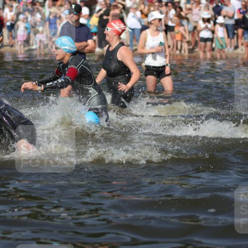 22.06.2025 - Viking Triathlon H.Heesch http://msf.ph/oto/8060992 22.06.2025 10:03:19 Schwimmen 20, 25, 34, 88, 89, 134, 163, 187, 208, 229, 251, 332, 334, 348, 505, 524, 540, 636, 660 meine-sportfotos.de