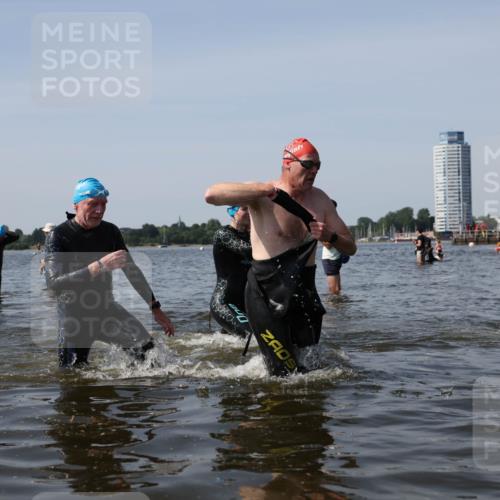 22.06.2025 - Viking Triathlon Michael Strokosch http://msf.ph/oto/8060995 22.06.2025 10:44:56 Schwimmen 39, 168, 440, 638, 653 meine-sportfotos.de