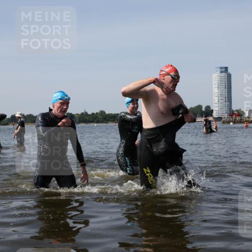 22.06.2025 - Viking Triathlon Michael Strokosch http://msf.ph/oto/8061000 22.06.2025 10:44:56 Schwimmen 39, 168, 440, 638, 653 meine-sportfotos.de
