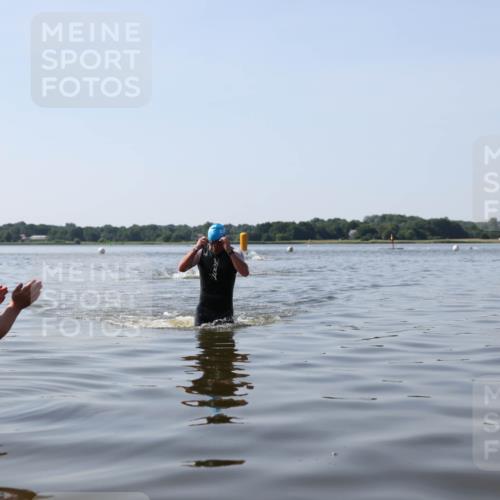 22.06.2025 - Viking Triathlon Michael Strokosch http://msf.ph/oto/8061009 22.06.2025 10:24:43 Schwimmen 329 meine-sportfotos.de