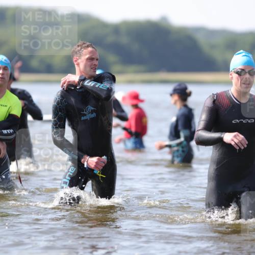 22.06.2025 - Viking Triathlon H.Heesch http://msf.ph/oto/8061040 22.06.2025 10:38:56 Schwimmen 26, 40, 57, 79, 135, 148, 181, 185, 210, 211, 295, 336, 351, 408, 416, 451, 654 meine-sportfotos.de