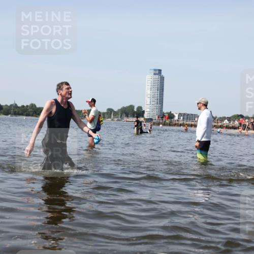 22.06.2025 - Viking Triathlon Michael Strokosch http://msf.ph/oto/8061051 22.06.2025 10:45:06 Schwimmen 39, 168, 346, 493, 503, 638, 653 meine-sportfotos.de