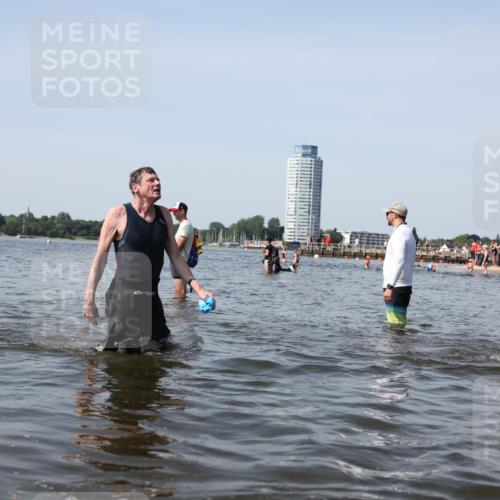 22.06.2025 - Viking Triathlon Michael Strokosch http://msf.ph/oto/8061053 22.06.2025 10:45:07 Schwimmen 39, 168, 346, 493, 503, 638 meine-sportfotos.de