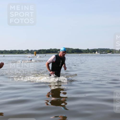 22.06.2025 - Viking Triathlon Michael Strokosch http://msf.ph/oto/8061058 22.06.2025 10:24:45 Schwimmen 329 meine-sportfotos.de