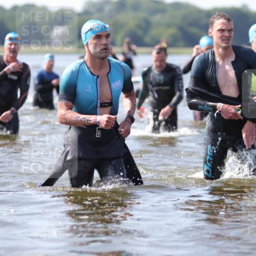 22.06.2025 - Viking Triathlon H.Heesch http://msf.ph/oto/8061059 22.06.2025 10:39:00 Schwimmen 26, 40, 57, 79, 148, 181, 185, 210, 211, 276, 295, 336, 351, 408, 416, 451, 654 meine-sportfotos.de