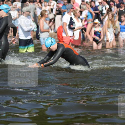 22.06.2025 - Viking Triathlon H.Heesch http://msf.ph/oto/8061070 22.06.2025 10:03:27 Schwimmen 25, 34, 42, 88, 89, 163, 182, 221, 229, 251, 324, 332, 454, 540, 556 meine-sportfotos.de