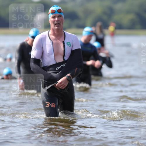 22.06.2025 - Viking Triathlon H.Heesch http://msf.ph/oto/8061078 22.06.2025 10:39:05 Schwimmen 40, 57, 79, 148, 181, 182, 185, 210, 238, 276, 295, 351, 386, 408, 416, 451, 536, 654 meine-sportfotos.de