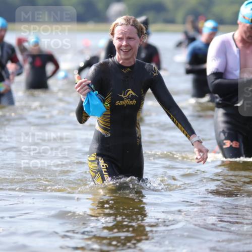 22.06.2025 - Viking Triathlon H.Heesch http://msf.ph/oto/8061088 22.06.2025 10:39:07 Schwimmen 40, 57, 79, 83, 148, 181, 182, 185, 238, 276, 295, 351, 386, 408, 416, 451, 536, 654 meine-sportfotos.de