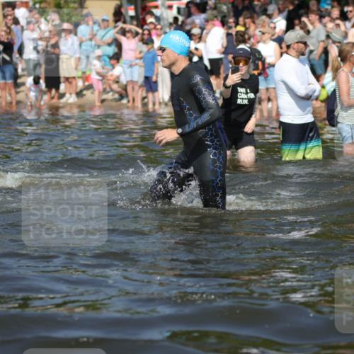 22.06.2025 - Viking Triathlon H.Heesch http://msf.ph/oto/8061099 22.06.2025 10:03:34 Schwimmen 42, 58, 62, 79, 148, 179, 182, 221, 324, 434, 454, 556, 619, 635, 645, 659 meine-sportfotos.de