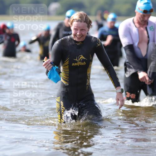 22.06.2025 - Viking Triathlon H.Heesch http://msf.ph/oto/8061100 22.06.2025 10:39:08 Schwimmen 79, 83, 148, 181, 182, 185, 195, 238, 276, 295, 351, 386, 408, 416, 451, 536, 654 meine-sportfotos.de