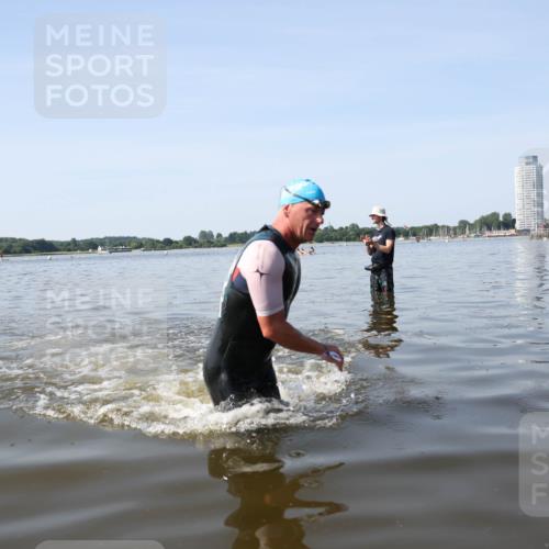 22.06.2025 - Viking Triathlon Michael Strokosch http://msf.ph/oto/8061102 22.06.2025 10:24:48 Schwimmen 4, 329 meine-sportfotos.de