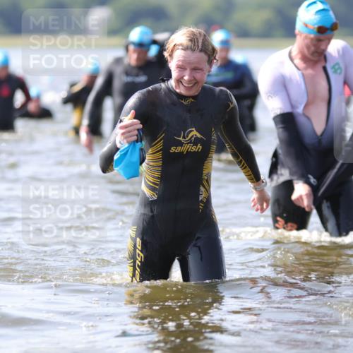 22.06.2025 - Viking Triathlon H.Heesch http://msf.ph/oto/8061106 22.06.2025 10:39:08 Schwimmen 79, 83, 148, 181, 182, 185, 195, 238, 276, 295, 351, 386, 408, 416, 451, 536, 654 meine-sportfotos.de