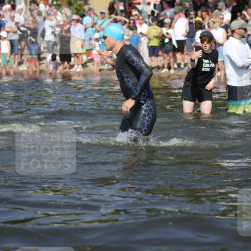 22.06.2025 - Viking Triathlon H.Heesch http://msf.ph/oto/8061107 22.06.2025 10:03:34 Schwimmen 42, 58, 62, 79, 148, 179, 182, 221, 324, 434, 454, 556, 619, 635, 645, 659 meine-sportfotos.de