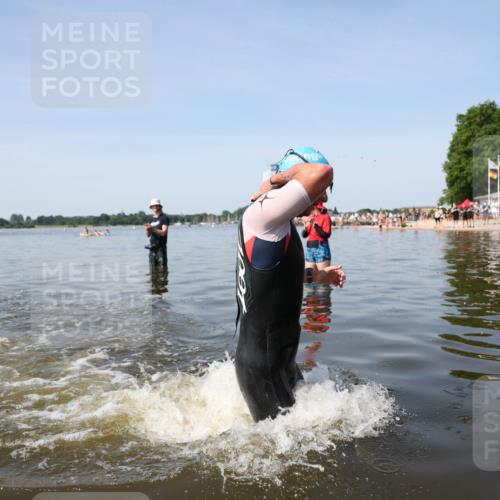 22.06.2025 - Viking Triathlon Michael Strokosch http://msf.ph/oto/8061112 22.06.2025 10:24:49 Schwimmen 4, 329 meine-sportfotos.de