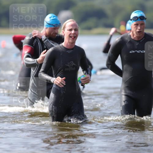 22.06.2025 - Viking Triathlon H.Heesch http://msf.ph/oto/8061114 22.06.2025 10:39:11 Schwimmen 79, 83, 148, 181, 182, 195, 238, 276, 295, 324, 351, 386, 451, 474, 536, 654 meine-sportfotos.de