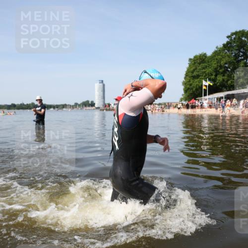 22.06.2025 - Viking Triathlon Michael Strokosch http://msf.ph/oto/8061116 22.06.2025 10:24:49 Schwimmen 4, 329 meine-sportfotos.de