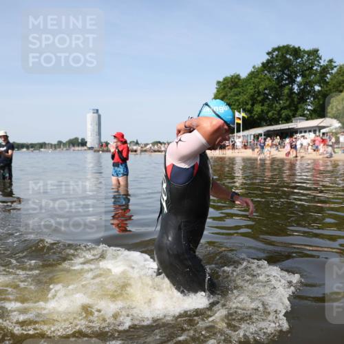 22.06.2025 - Viking Triathlon Michael Strokosch http://msf.ph/oto/8061121 22.06.2025 10:24:49 Schwimmen 4, 329 meine-sportfotos.de