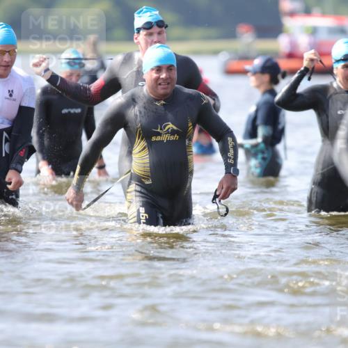 22.06.2025 - Viking Triathlon H.Heesch http://msf.ph/oto/8061134 22.06.2025 10:39:17 Schwimmen 79, 83, 93, 117, 150, 182, 195, 238, 276, 295, 298, 324, 351, 386, 474, 536 meine-sportfotos.de