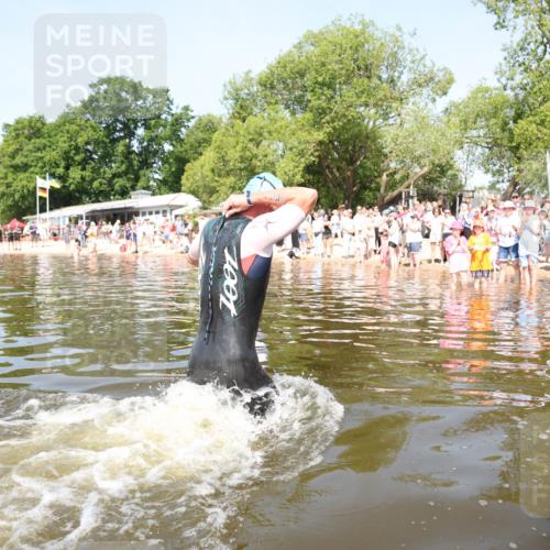 22.06.2025 - Viking Triathlon Michael Strokosch http://msf.ph/oto/8061142 22.06.2025 10:24:51 Schwimmen 4, 329, 521 meine-sportfotos.de