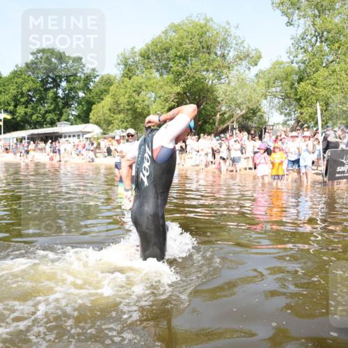 22.06.2025 - Viking Triathlon Michael Strokosch http://msf.ph/oto/8061146 22.06.2025 10:24:51 Schwimmen 4, 329, 521 meine-sportfotos.de