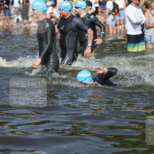22.06.2025 - Viking Triathlon H.Heesch http://msf.ph/oto/8061153 22.06.2025 10:03:37 Schwimmen 42, 58, 62, 79, 148, 179, 182, 221, 434, 454, 556, 619, 635, 645, 659 meine-sportfotos.de