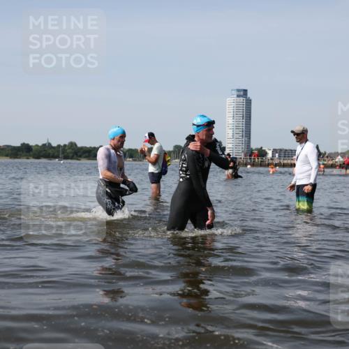 22.06.2025 - Viking Triathlon Michael Strokosch http://msf.ph/oto/8061165 22.06.2025 10:45:26 Schwimmen 68, 102, 108, 197, 466, 503, 605 meine-sportfotos.de