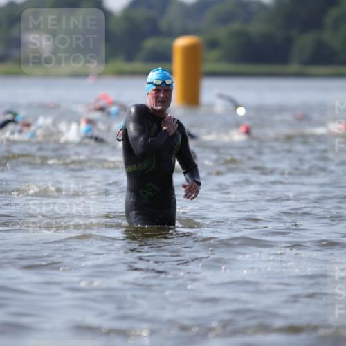 22.06.2025 - Viking Triathlon H.Heesch http://msf.ph/oto/8061166 22.06.2025 10:39:33 Schwimmen 25, 29, 86, 93, 117, 138, 150, 195, 244, 298, 324, 337, 423, 474, 529 meine-sportfotos.de