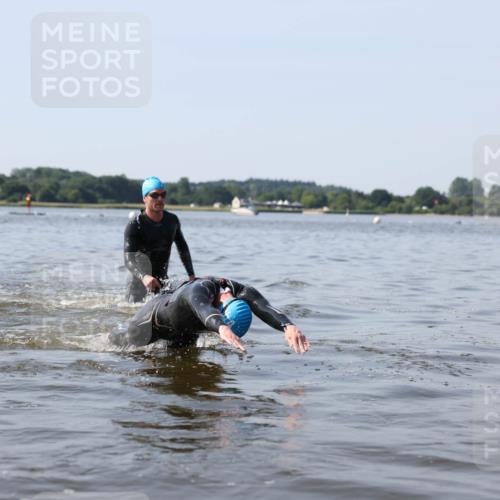 22.06.2025 - Viking Triathlon Michael Strokosch http://msf.ph/oto/8061167 22.06.2025 10:24:56 Schwimmen 4, 329, 521 meine-sportfotos.de
