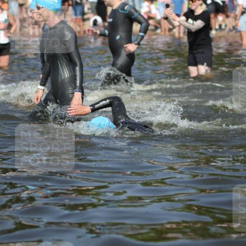 22.06.2025 - Viking Triathlon H.Heesch http://msf.ph/oto/8061168 22.06.2025 10:03:38 Schwimmen 42, 58, 62, 79, 148, 179, 182, 221, 434, 454, 556, 619, 635, 645, 659 meine-sportfotos.de