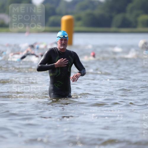 22.06.2025 - Viking Triathlon H.Heesch http://msf.ph/oto/8061173 22.06.2025 10:39:33 Schwimmen 25, 29, 86, 93, 117, 138, 150, 195, 244, 298, 324, 337, 423, 474, 529 meine-sportfotos.de