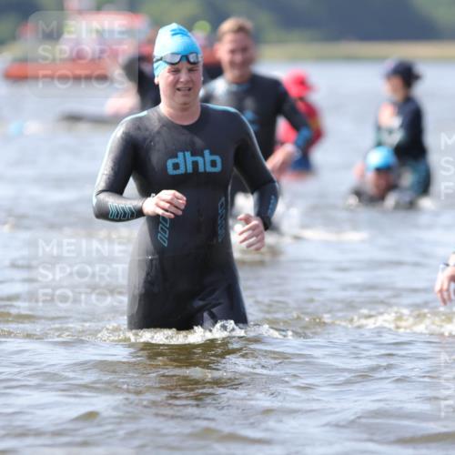 22.06.2025 - Viking Triathlon H.Heesch http://msf.ph/oto/8061180 22.06.2025 10:39:38 Schwimmen 25, 29, 86, 93, 117, 138, 150, 244, 337, 423, 437, 518, 529 meine-sportfotos.de